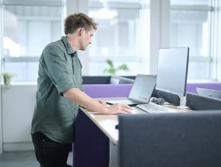 Andreas standing desk